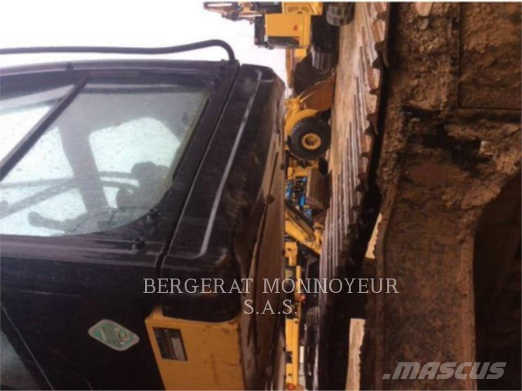 CAT 320F Bagri goseničarji