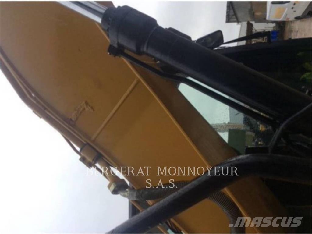 CAT 320F Bagri goseničarji