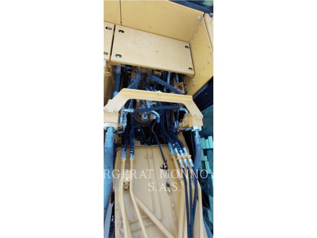 CAT 320F Pelle sur chenilles