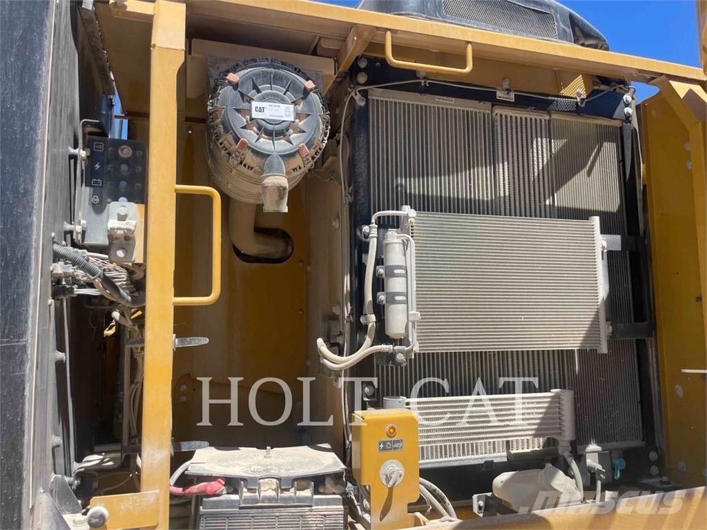 CAT 320FL Bagri goseničarji