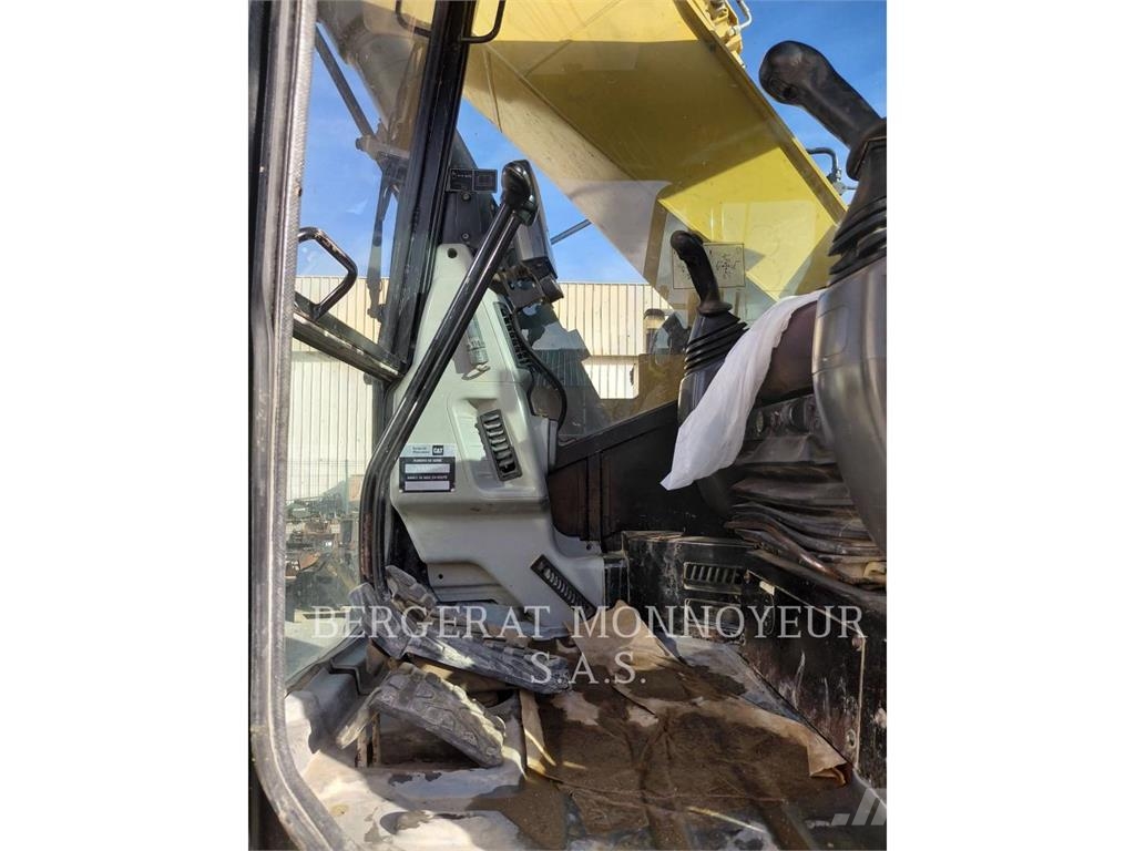 CAT 321D CR Pelle sur chenilles