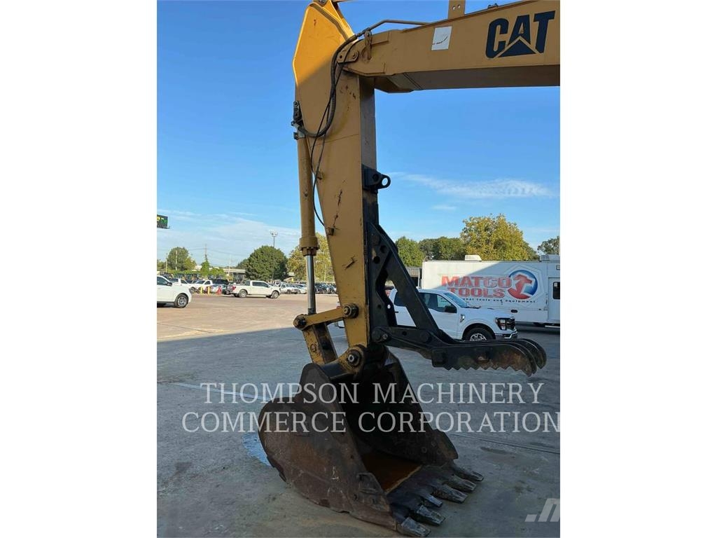CAT 322CL Kāpurķēžu ekskavatori