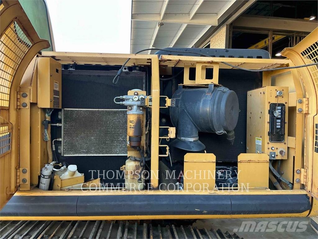 CAT 322CL Kāpurķēžu ekskavatori