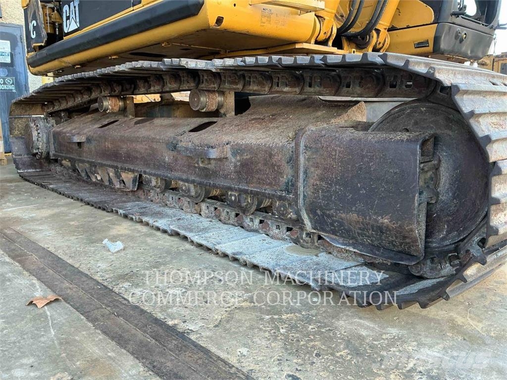 CAT 322CL Kāpurķēžu ekskavatori