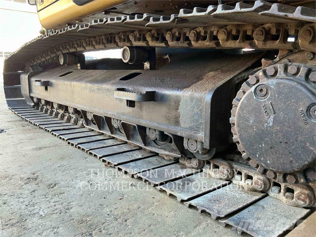 CAT 322CL Kāpurķēžu ekskavatori