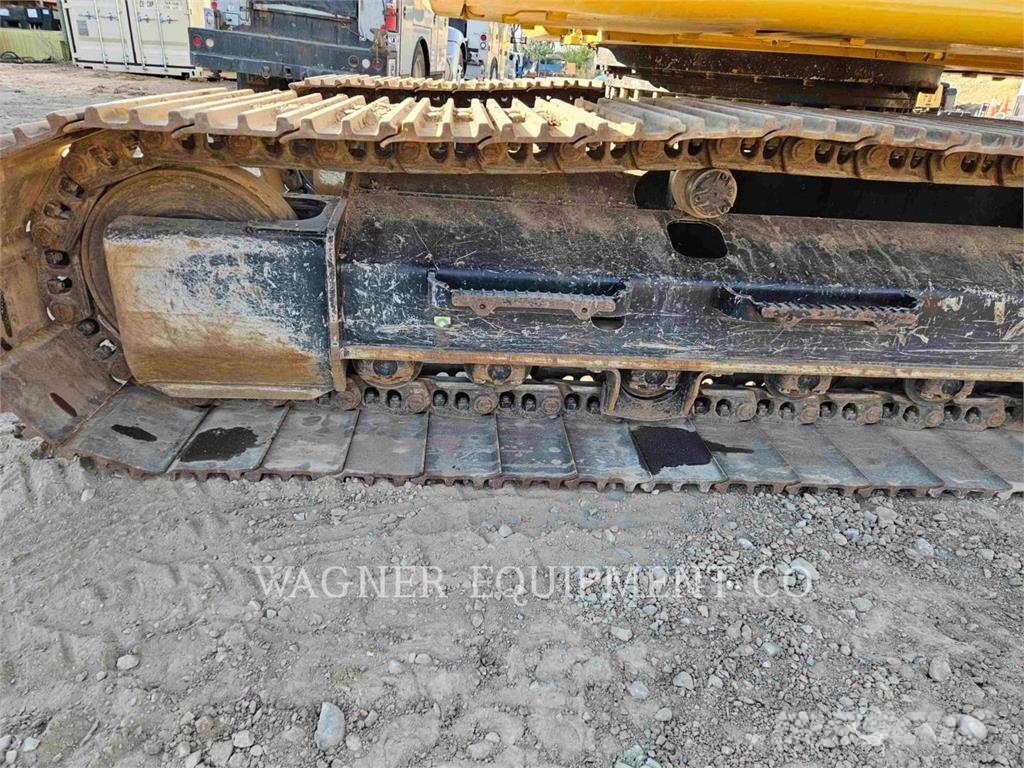 CAT 323 Lánctalpas kotrók