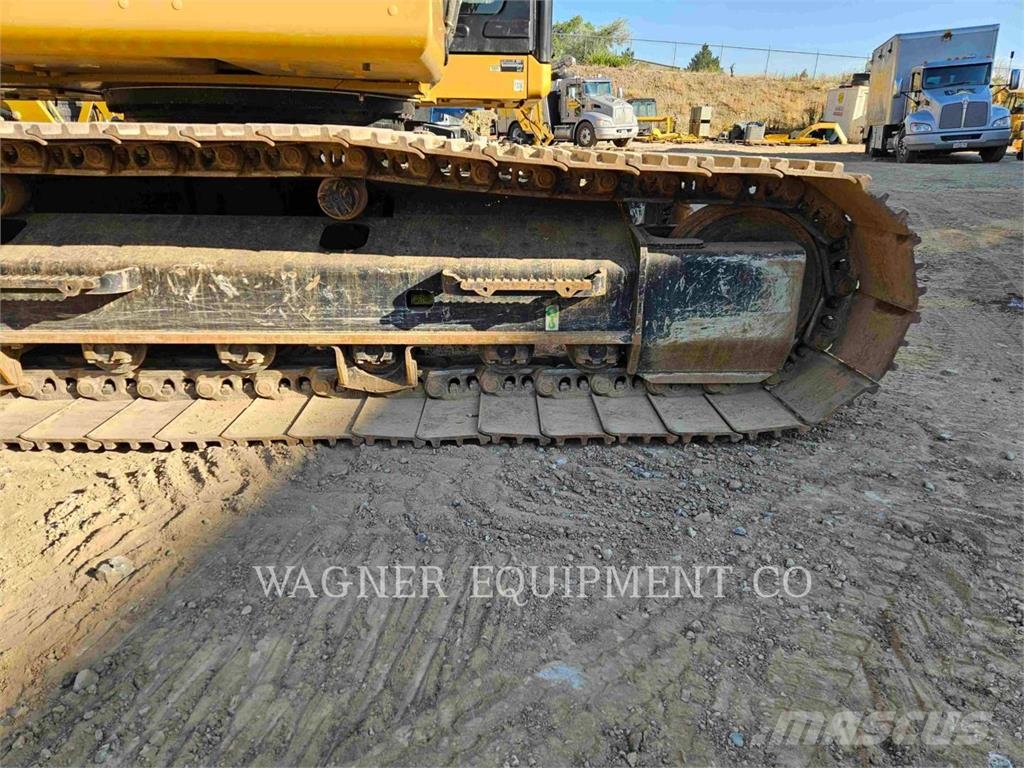 CAT 323 Lánctalpas kotrók