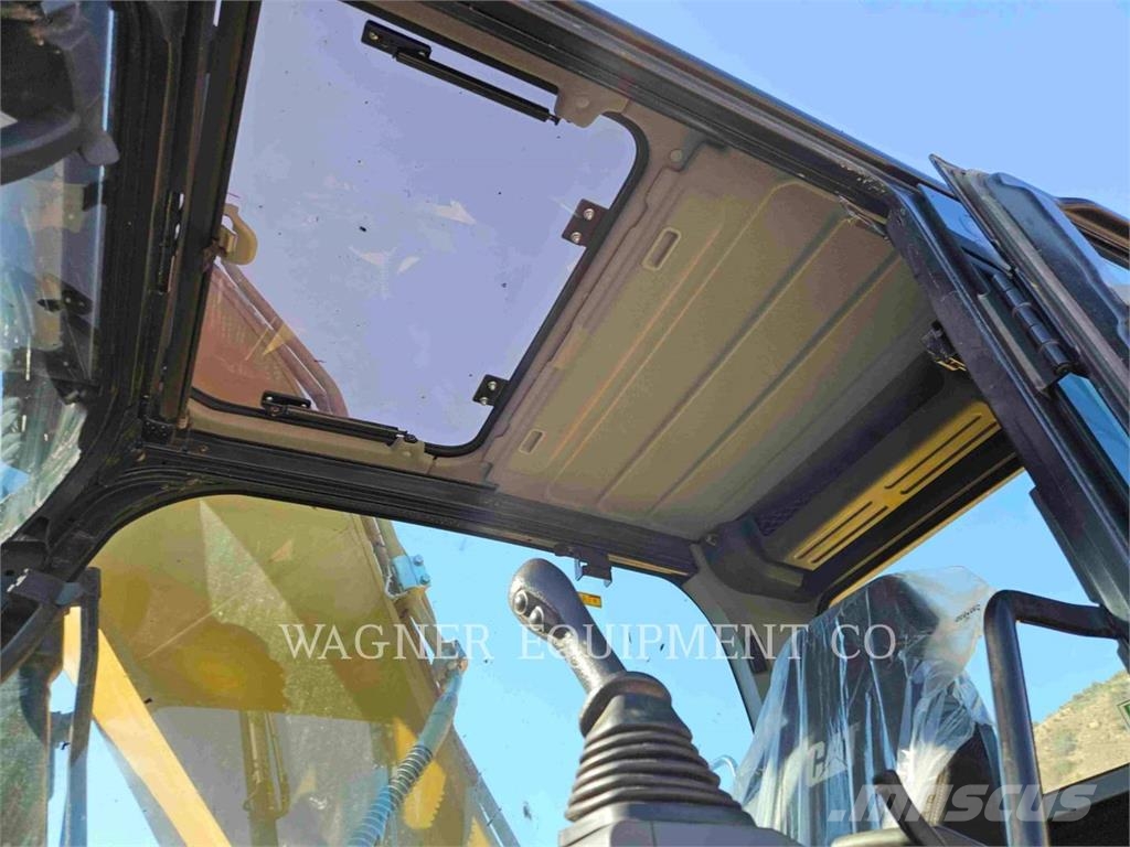 CAT 323 Lánctalpas kotrók