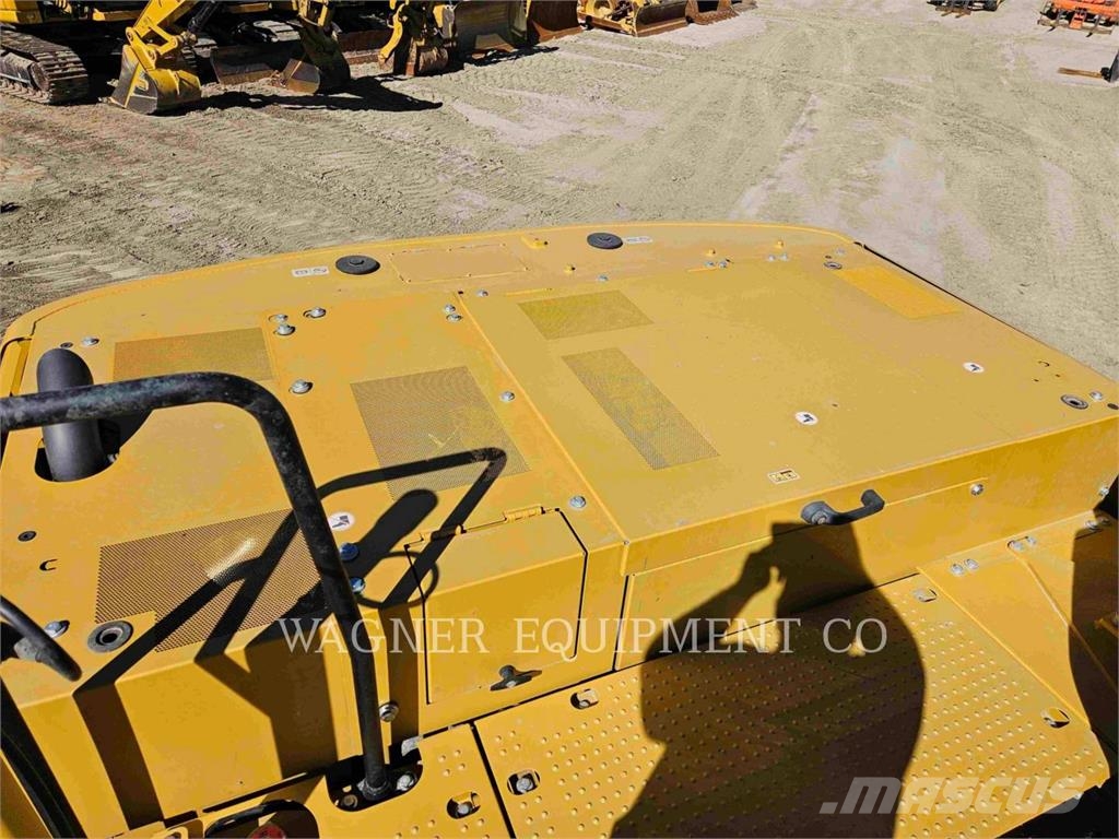CAT 323 Bagri goseničarji