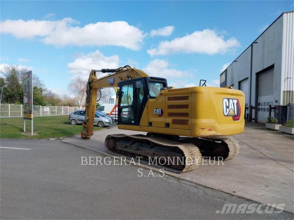 CAT 323 Vikšriniai ekskavatoriai