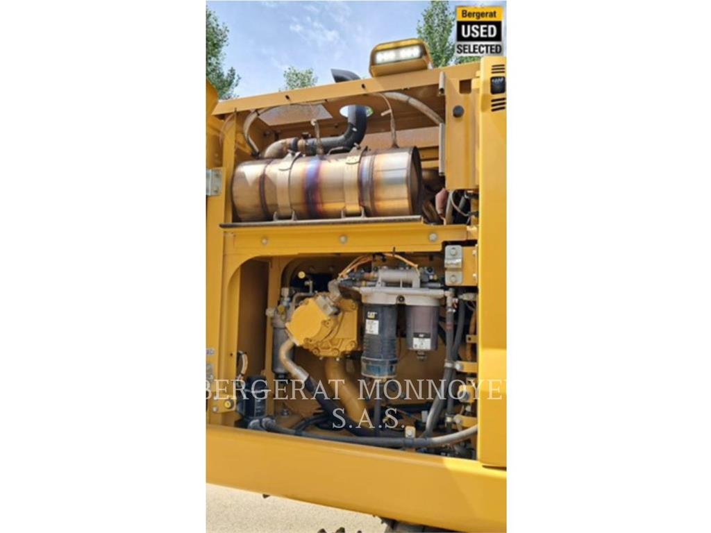 CAT 323 Escavatori cingolati