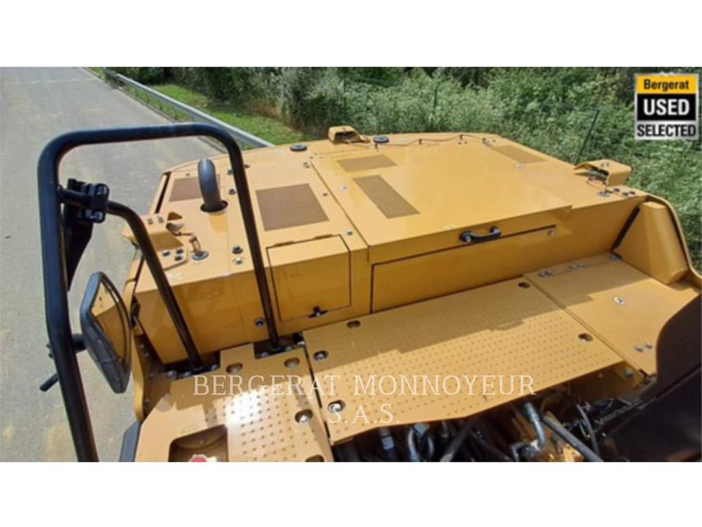 CAT 323 Escavatori cingolati