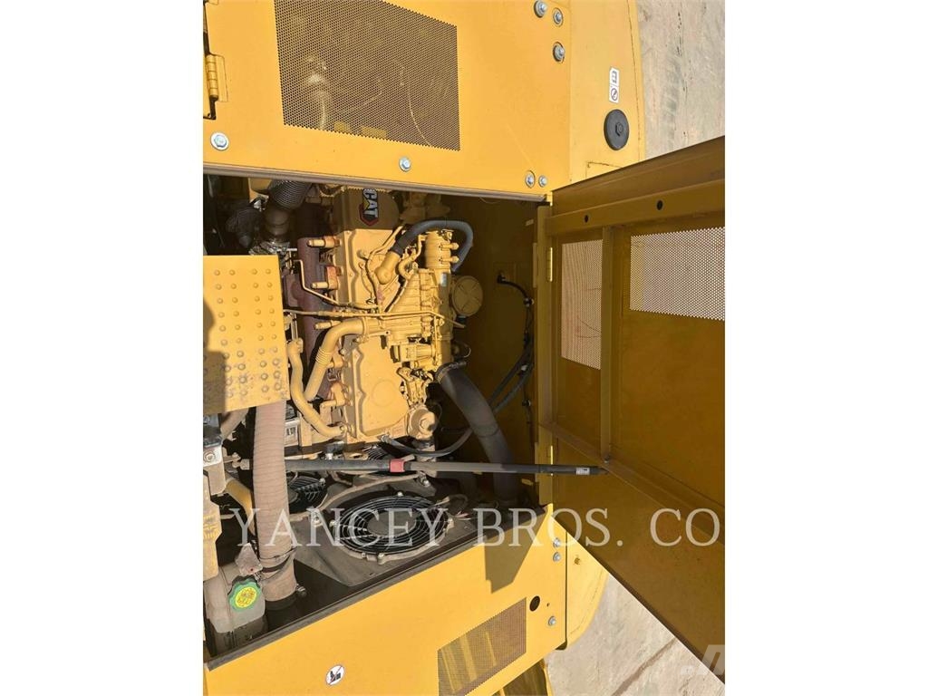 CAT 323 Paletli ekskavatörler