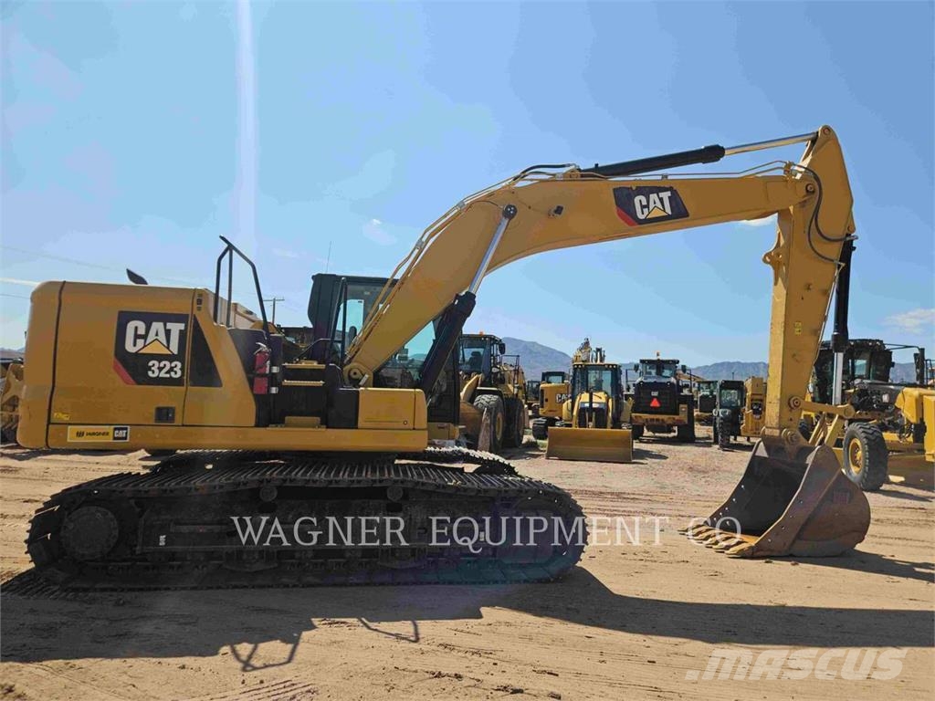 CAT 323 Bandgrävare