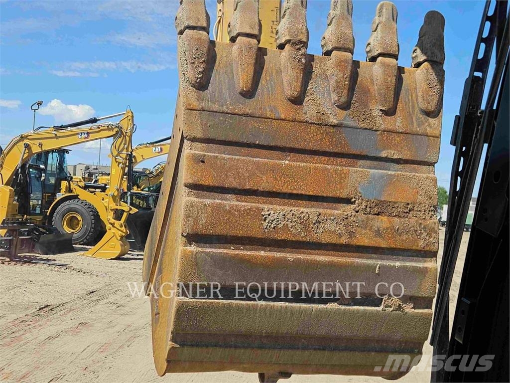 CAT 323 Bandgrävare