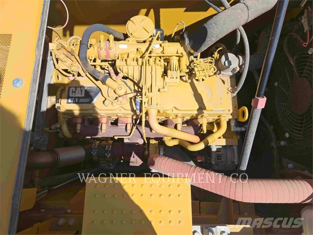 CAT 323 Bandgrävare