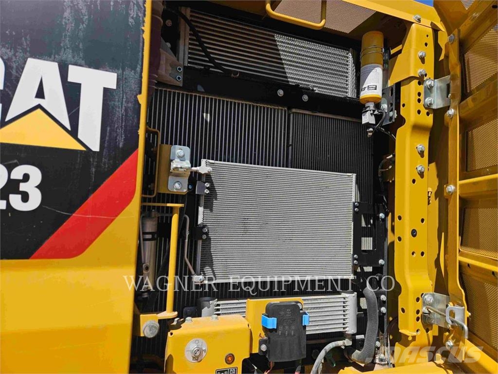 CAT 323 Bandgrävare