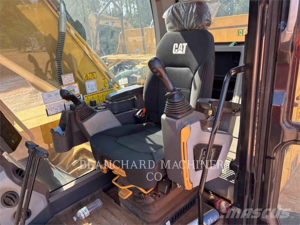 CAT 323 Gravemaskiner på larvebånd