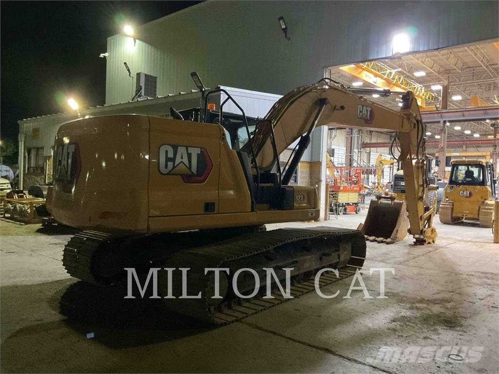 CAT 323 Bandgrävare