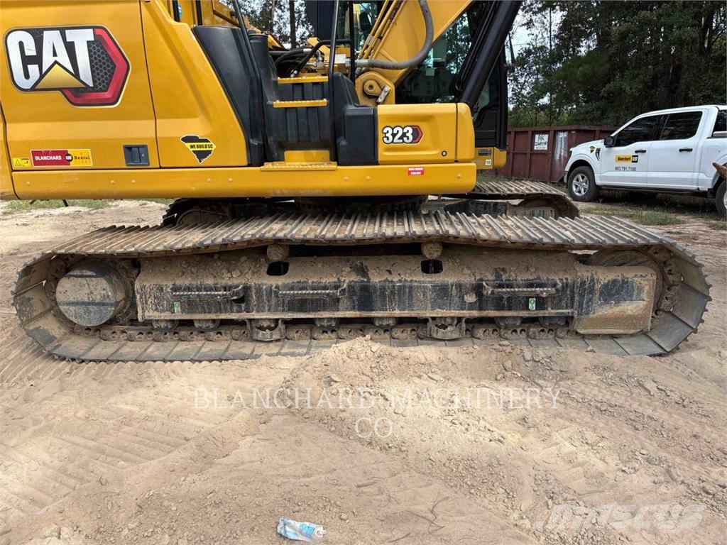 CAT 323 Lánctalpas kotrók