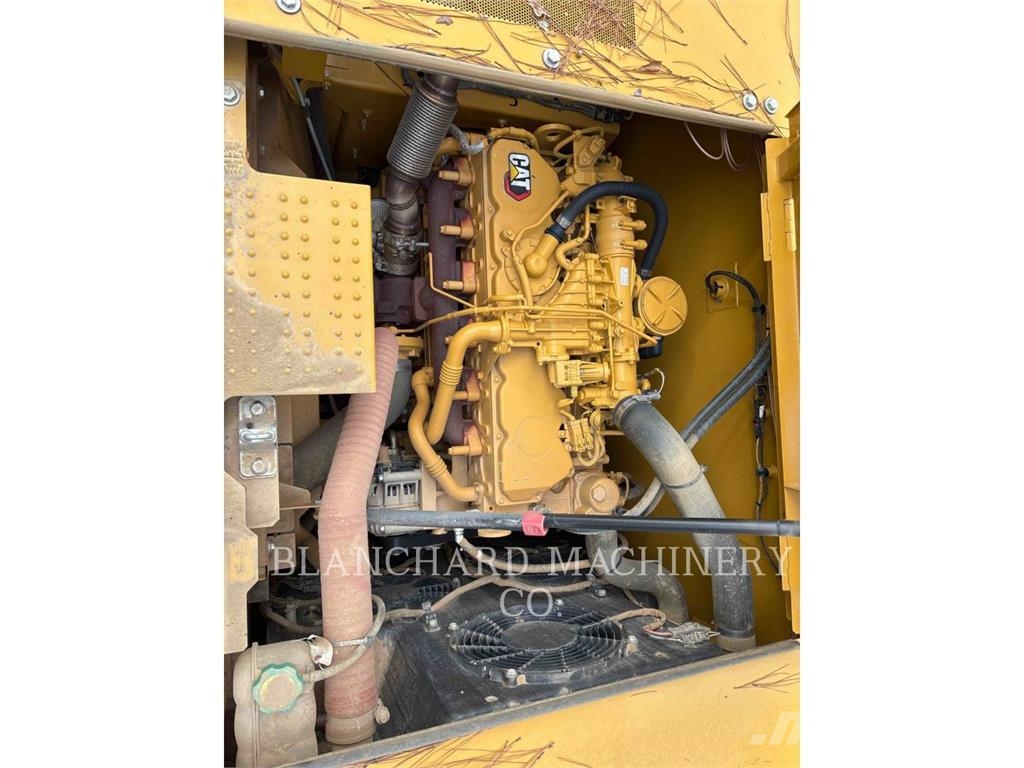 CAT 323 Lánctalpas kotrók