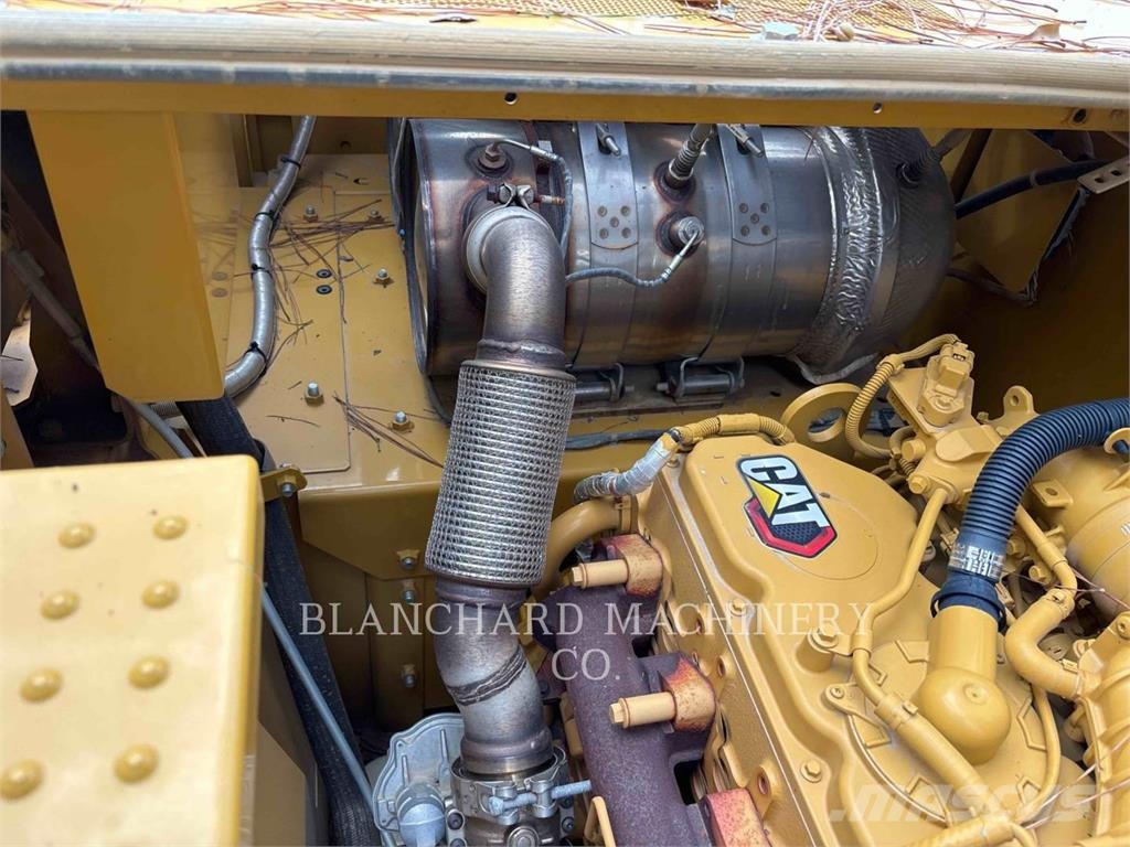 CAT 323 Lánctalpas kotrók