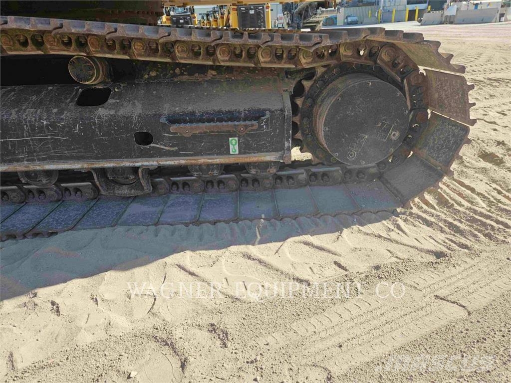 CAT 323 Kāpurķēžu ekskavatori