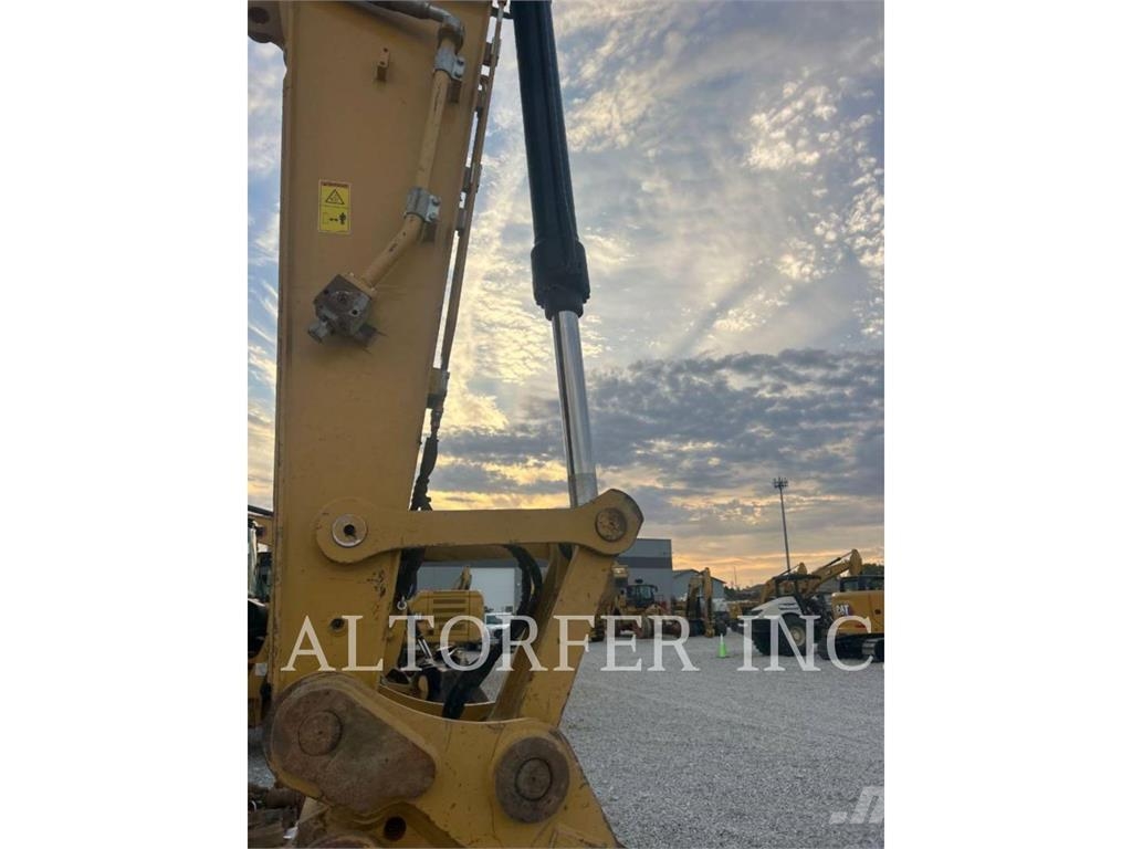 CAT 323-07 Beltegraver