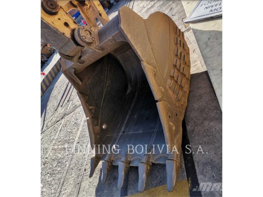 CAT 323-07 Vikšriniai ekskavatoriai
