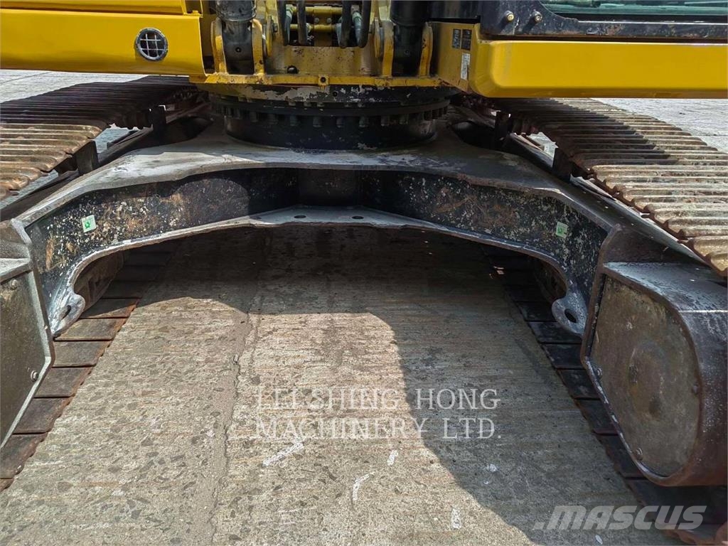 CAT 323-07 حفارات زحافة