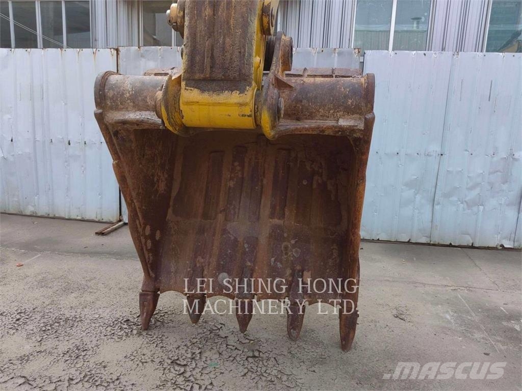 CAT 323-07 حفارات زحافة