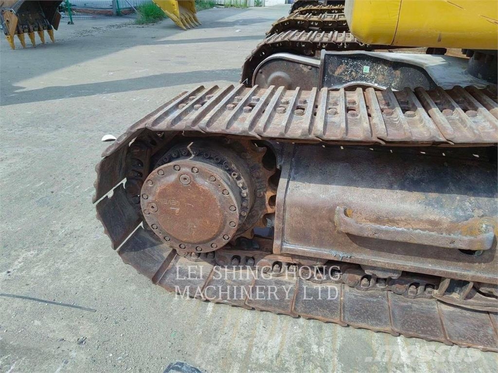 CAT 323-07 حفارات زحافة