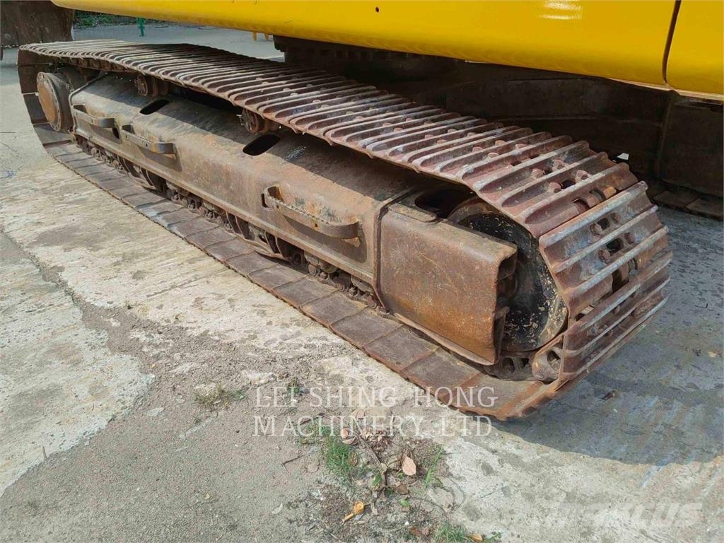 CAT 323-07 حفارات زحافة