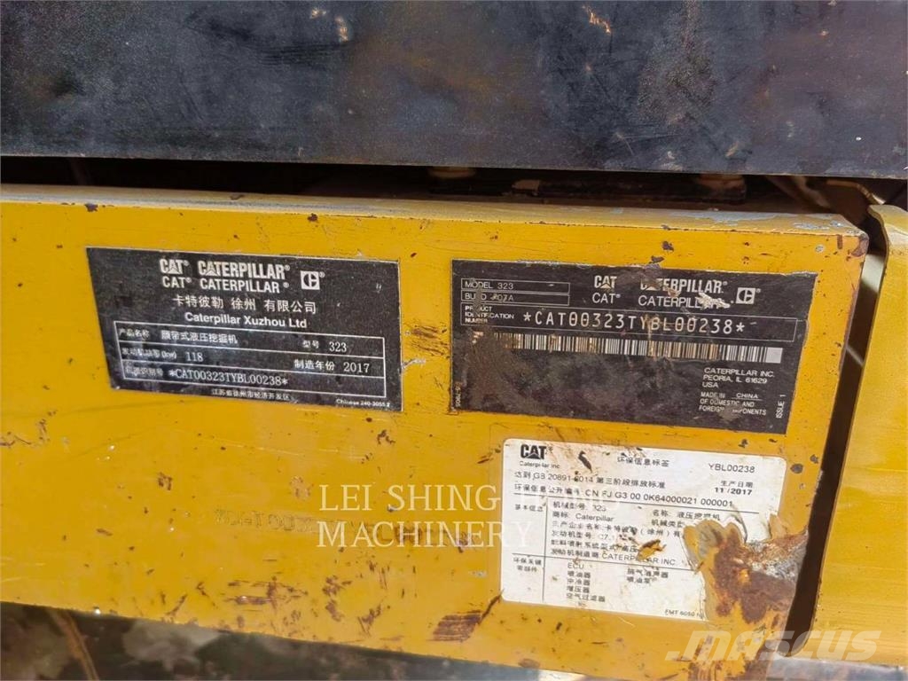 CAT 323-07 حفارات زحافة