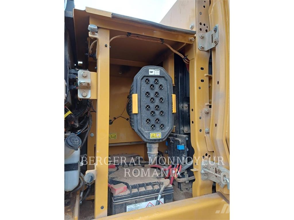 CAT 323-07 Rupsgraafmachines