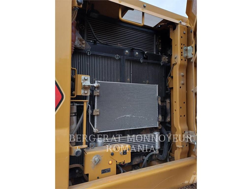 CAT 323-07 Rupsgraafmachines