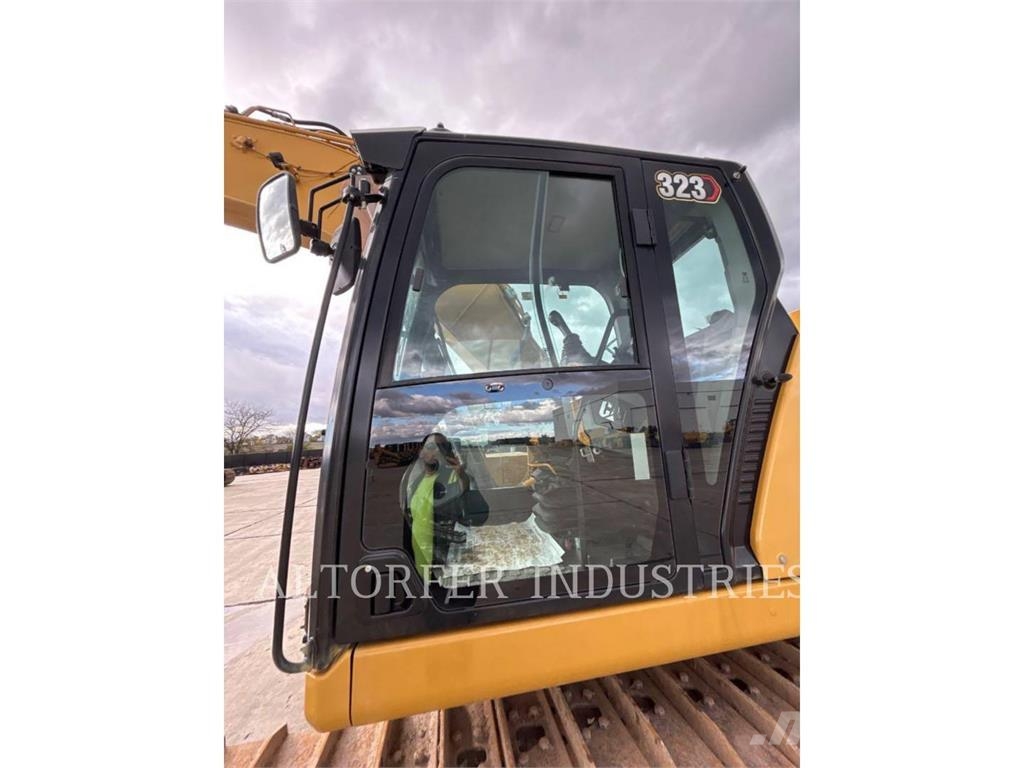 CAT 323-07 Bagri goseničarji