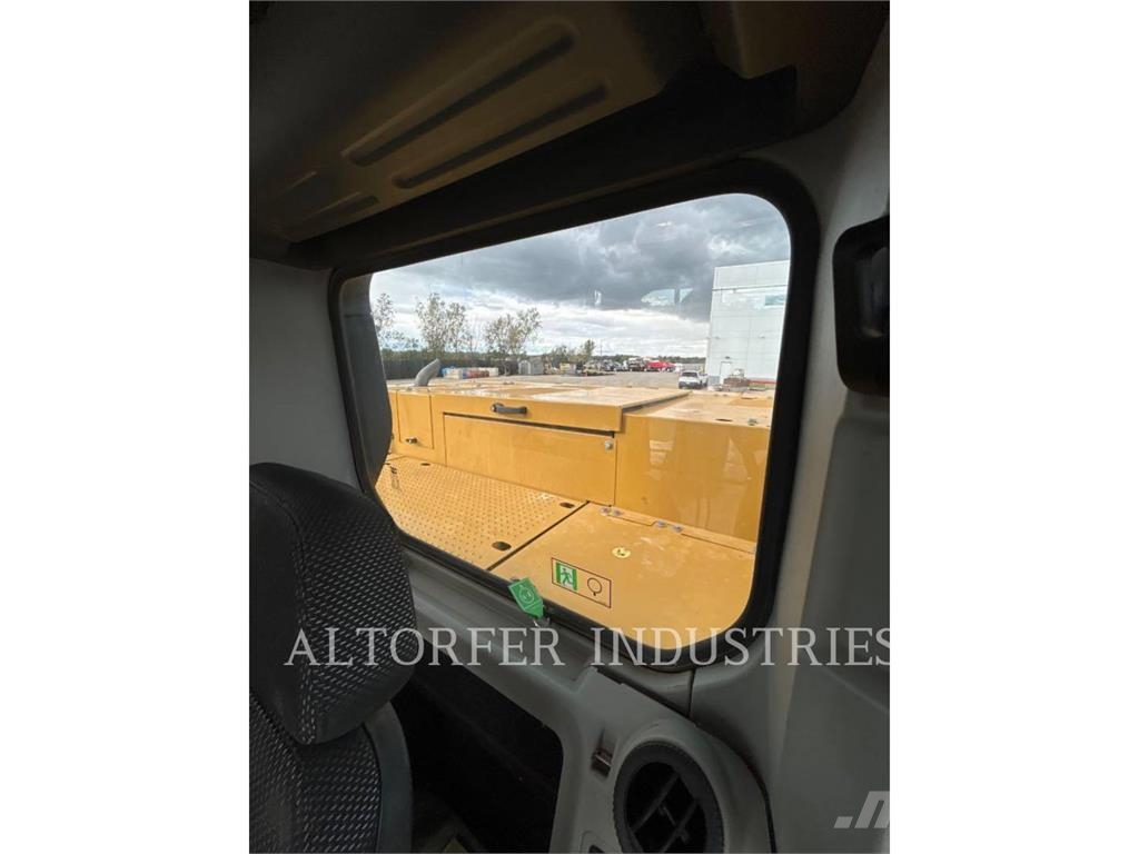 CAT 323-07 Bagri goseničarji