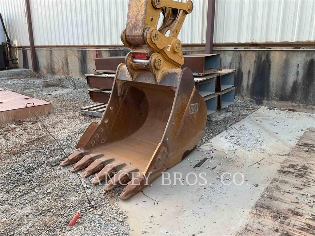 CAT 323 QC Crawler excavators