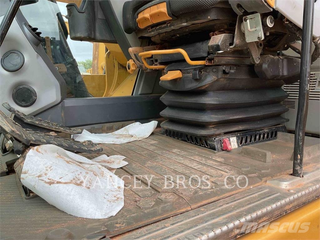 CAT 323 QC Crawler excavators