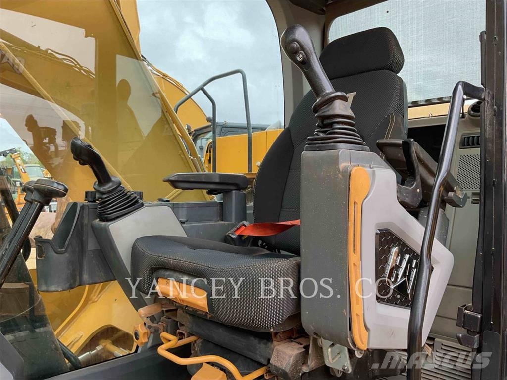CAT 323 QC Crawler excavators
