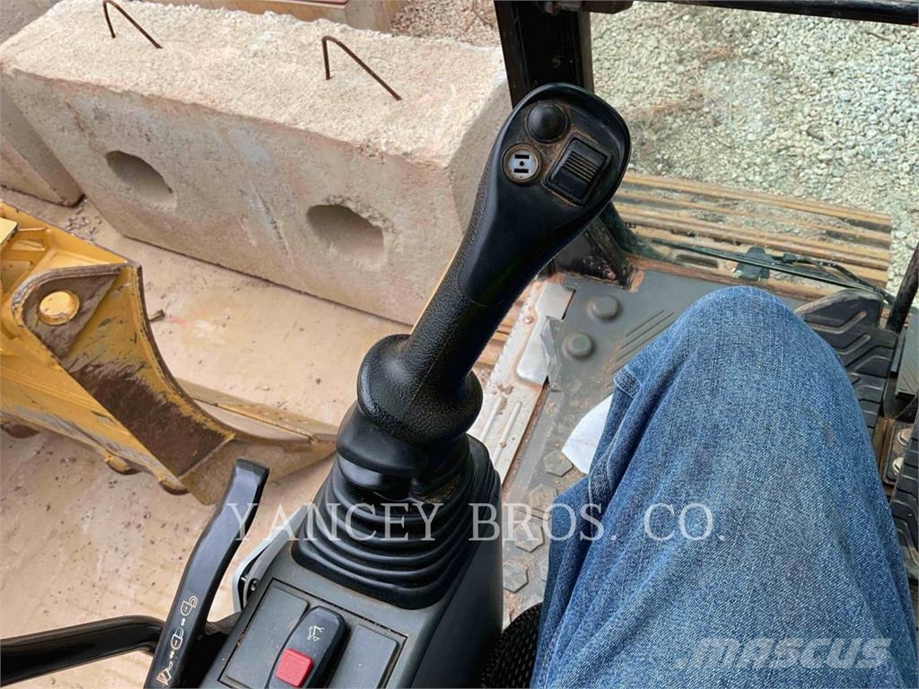 CAT 323 QC Crawler excavators