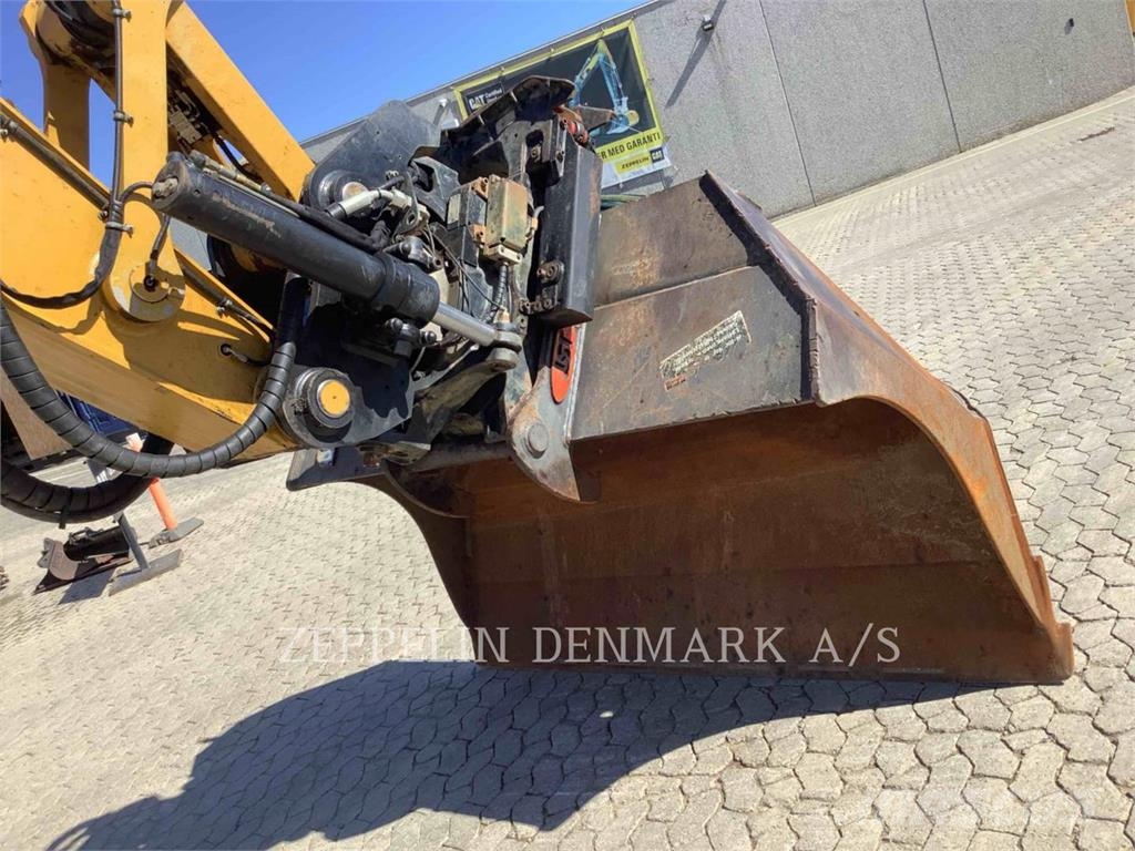 CAT 32307 Rupsgraafmachines