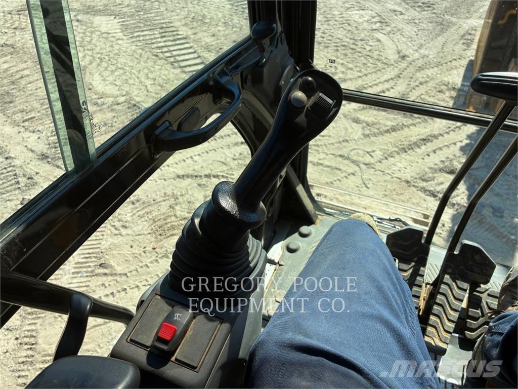 CAT 32307 Bagri goseničarji