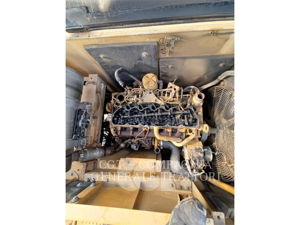 CAT 323E Escavatori cingolati