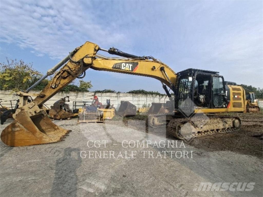 CAT 323E Paletli ekskavatörler