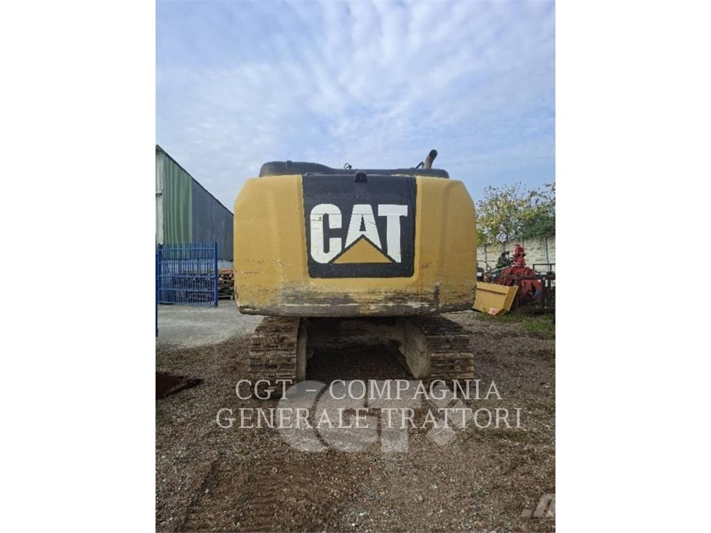 CAT 323E Paletli ekskavatörler
