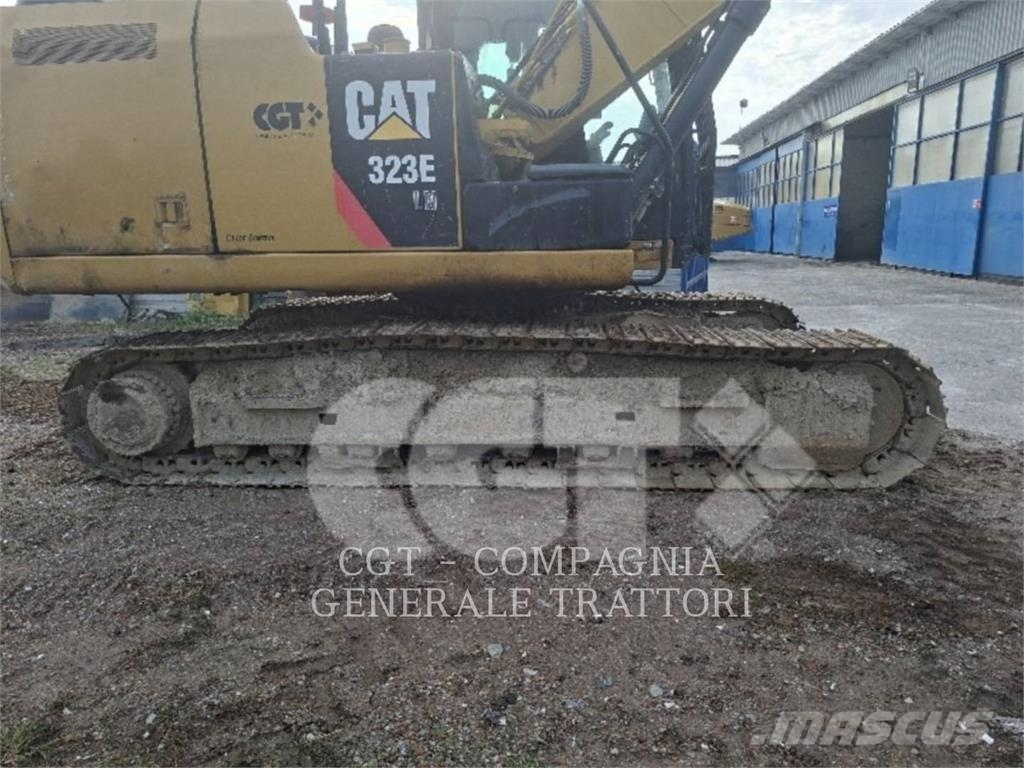 CAT 323E Paletli ekskavatörler