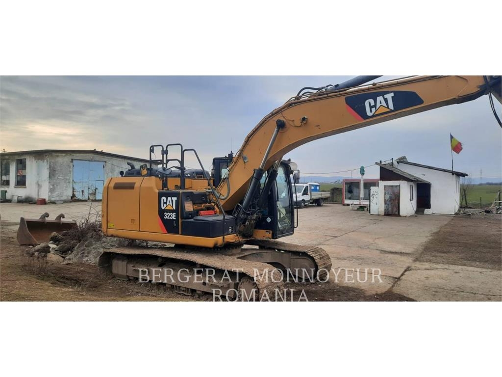 CAT 323EL 履带挖掘机