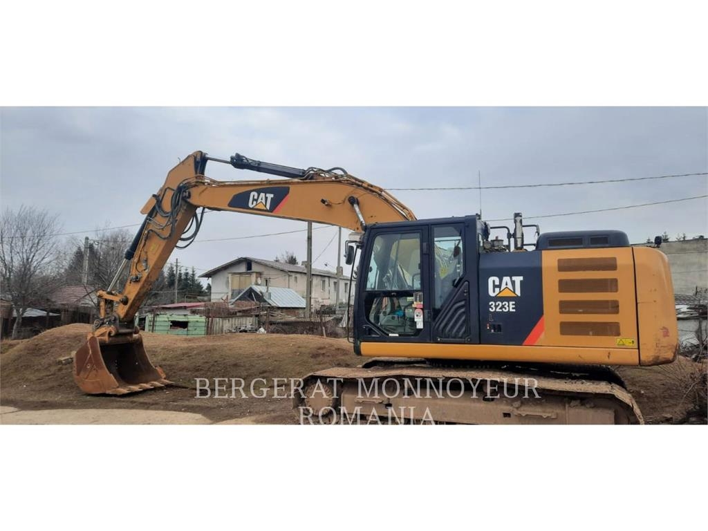 CAT 323EL 履带挖掘机